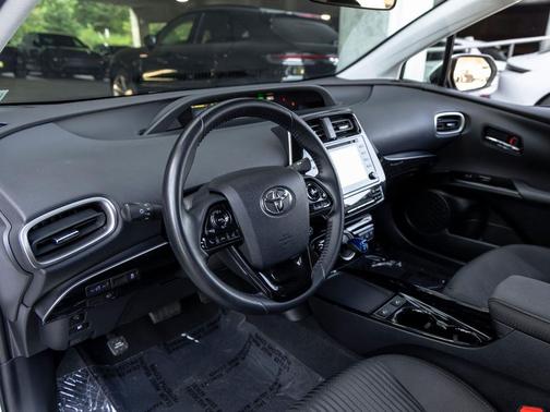 Super White 2021 Toyota Prius Prime LE