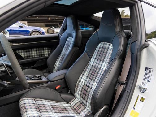 2025 Porsche 911 Turbo