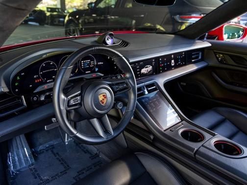 2020 Porsche Taycan Turbo