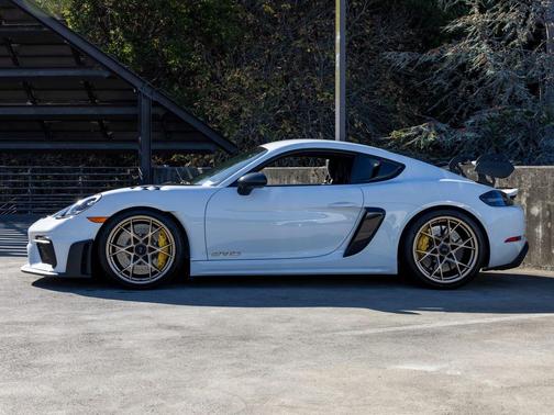 2024 Porsche 718 Cayman GT4 RS