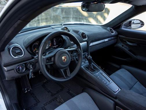 2024 Porsche 718 Cayman GT4 RS