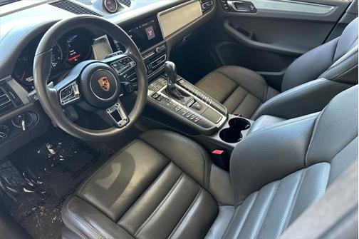 2020 Porsche Macan Turbo