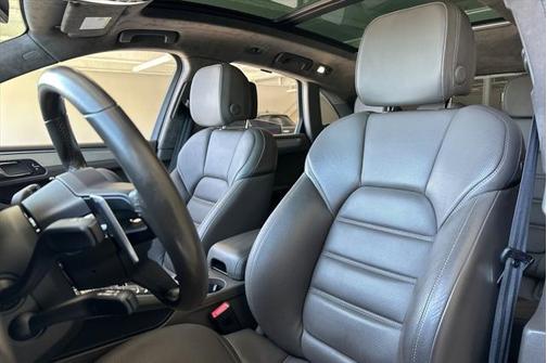 2020 Porsche Macan Turbo
