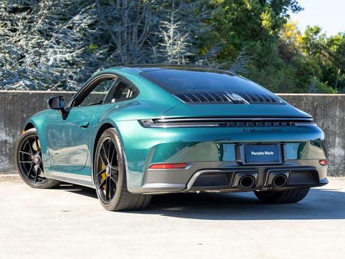 2025 Porsche 911 Carrera GTS