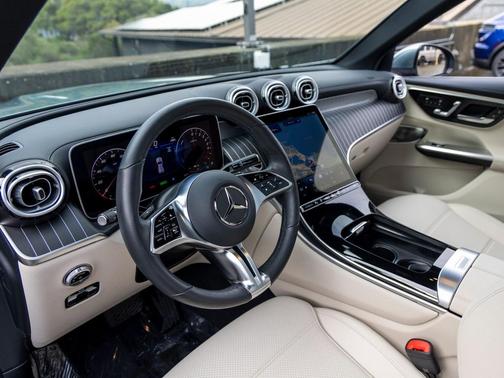 2025 Mercedes-Benz GLC 350e Base