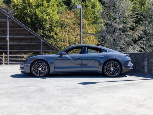 2025 Porsche Taycan Turbo S