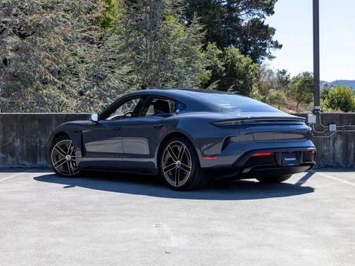 2025 Porsche Taycan Turbo S