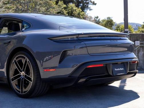 2025 Porsche Taycan Turbo S