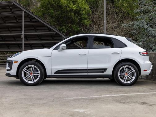 2024 Porsche Macan 