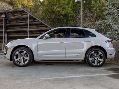 2025 Porsche Macan T