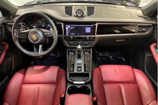 2022 Porsche Macan Base