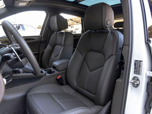 2y2ydf 2026 Porsche Macan Macan