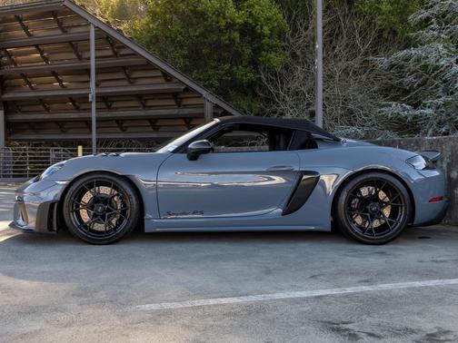 2024 Porsche 718 Spyder RS