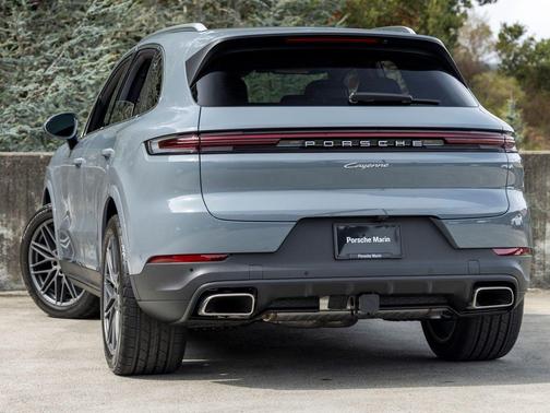 Arctic Grey 2026 Porsche Cayenne Cayenne