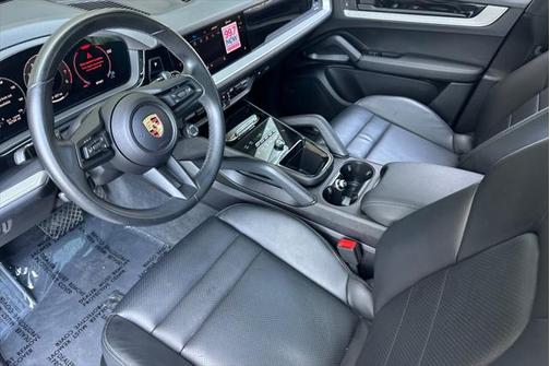 2024 Porsche Cayenne Base (Tiptronic)