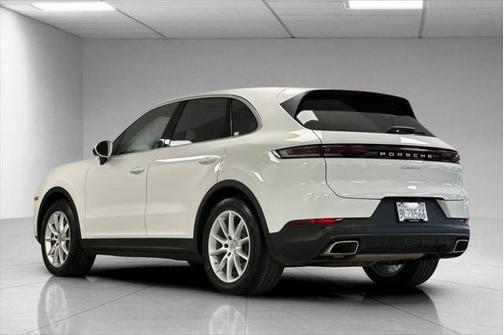 2024 Porsche Cayenne Base (Tiptronic)