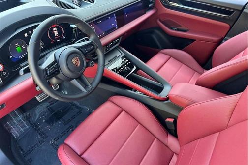 2025 Porsche Macan 4S