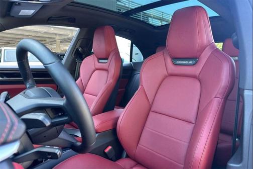 2025 Porsche Macan 4S