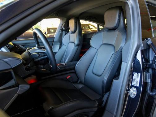 2025 Porsche Taycan 