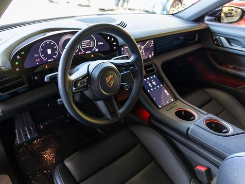 2025 Porsche Taycan 