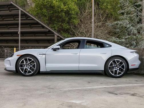 2025 Porsche Taycan 4