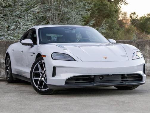 2025 Porsche Taycan 4