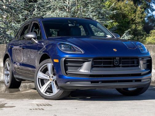 Gentian Blue Metallic 2023 Porsche Macan T