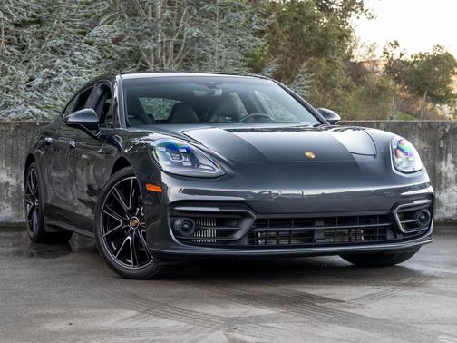 2023 Porsche Panamera 4