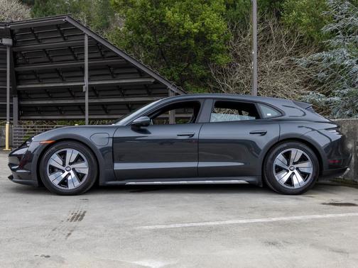 2023 Porsche Taycan 4