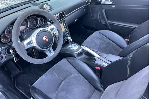 2012 Porsche 911 Carrera 4 GTS