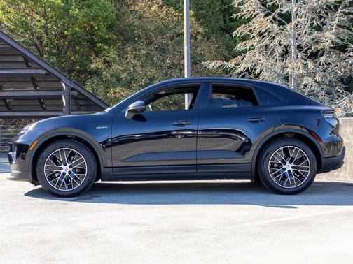 2025 Porsche Macan 4