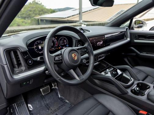 2025 Porsche Cayenne S