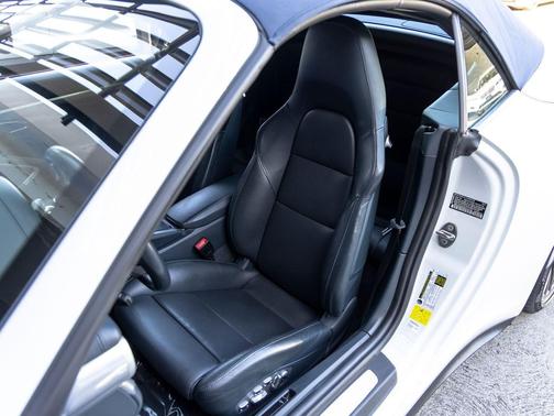 Carrara White Metallic 2017 Porsche 911 Carrera 4S Cabriolet