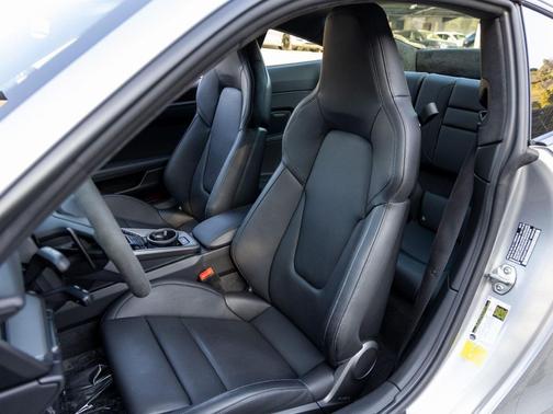 2025 Porsche 911 Carrera