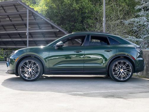 2025 Porsche Macan 