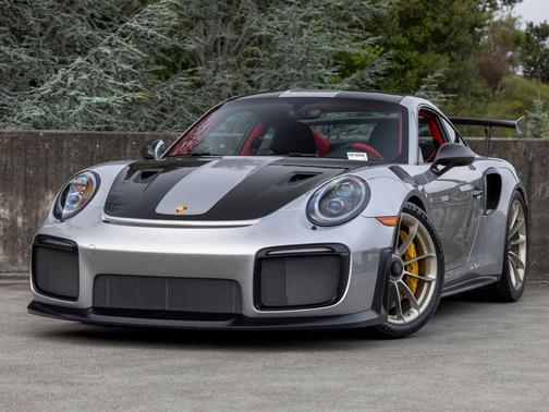 GT Silver Metallic 2018 Porsche 911 GT2 RS