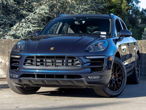 Night Blue Metallic 2018 Porsche Macan Macan GTS