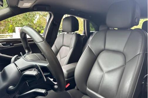 2022 Porsche Macan Base