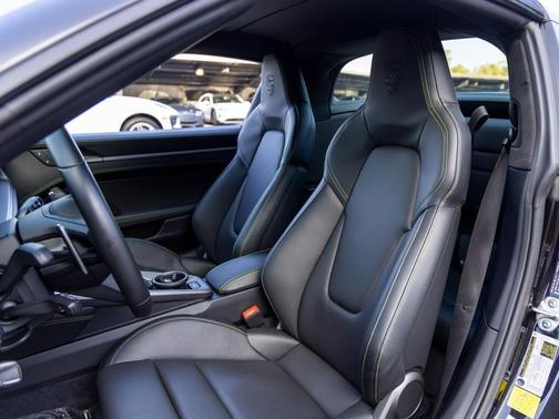 Jet Black Metallic 2024 Porsche 911 Targa 4S