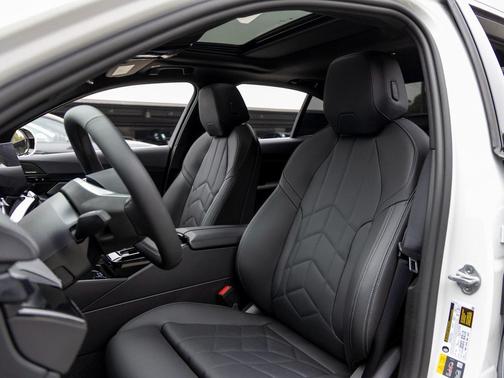 2025 BMW i5 xDrive40