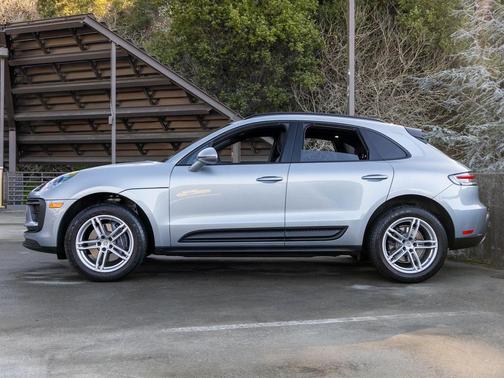 2025 Porsche Macan T