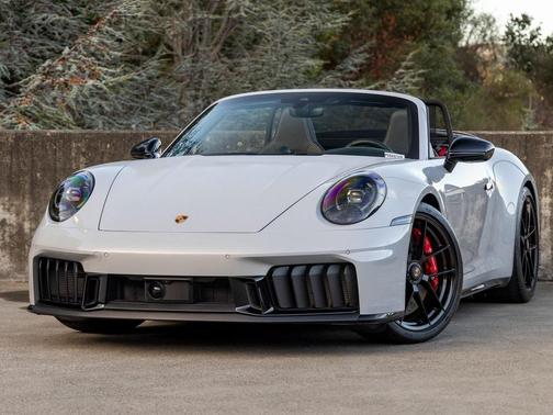 2025 Porsche 911 Carrera GTS
