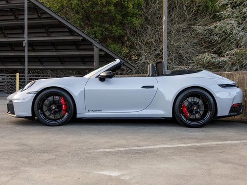 2025 Porsche 911 Carrera GTS
