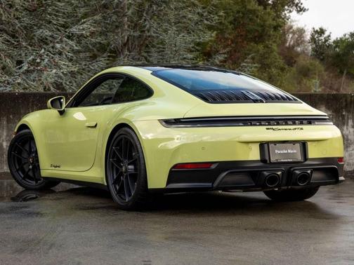 2025 Porsche 911 Carrera GTS