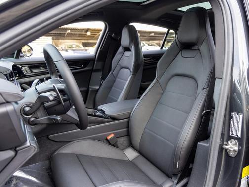 2026 Porsche Panamera 4