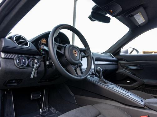 2025 Porsche 718 Cayman GT4 RS
