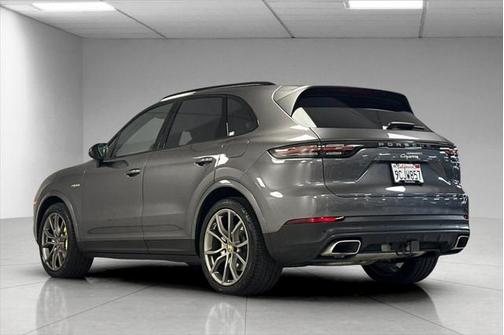 2022 Porsche Cayenne E-Hybrid S
