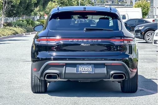 2024 Porsche Macan Base