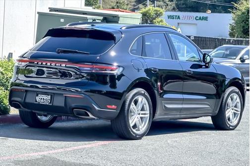 2024 Porsche Macan Base