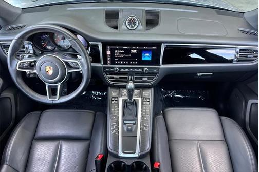 2021 Porsche Macan Base